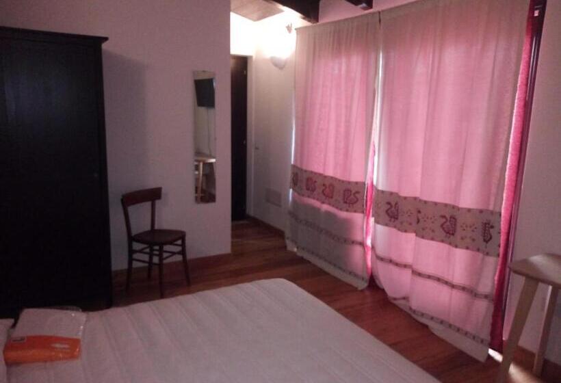 اتاق استاندارد سه نفره, Sa Ribera