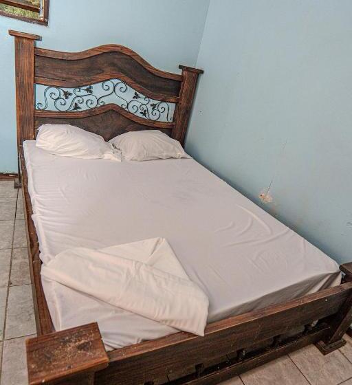 家庭房间共用浴室, Costa Linda Art Hostel