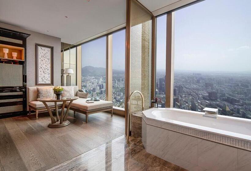 Номер Клуб Кровать Кинг, The Ritzcarlton, Nanjing