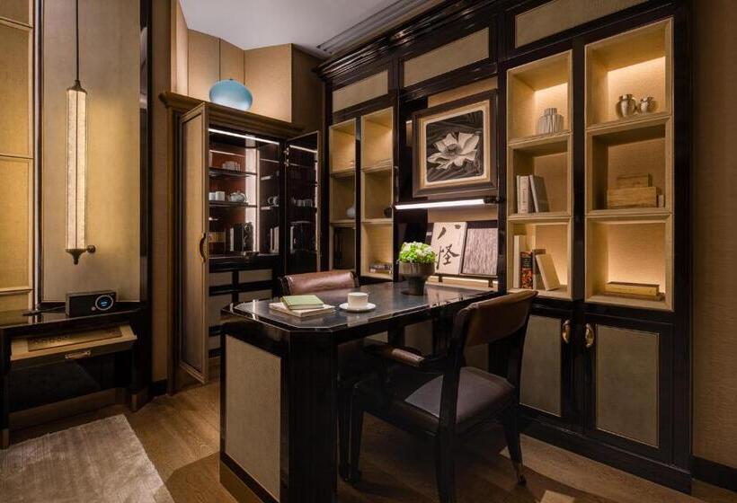 Клубный номер с видом на озеро, The Ritzcarlton, Nanjing