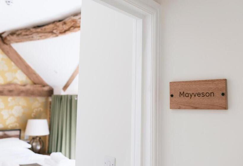 Номер Стандарт, Tuppenhurst Barn