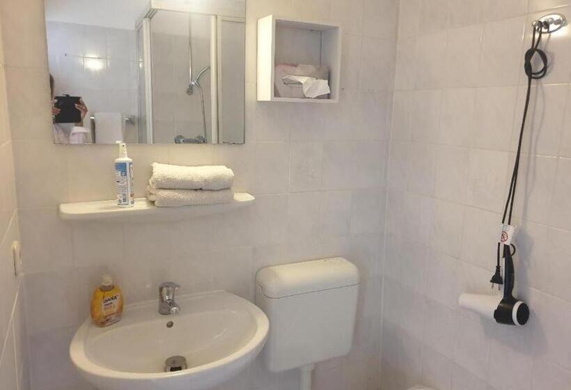 带大床的标准间, Rooming24, Kleine Pension