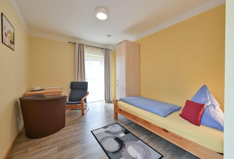 Quarto Estandar Individual, Rote Villa Fussen