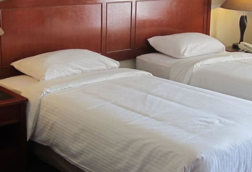 اتاق لوکس چهار تخته, Expat's Nook Beach Resort