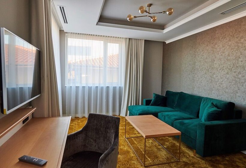 سوییت لوکس, Pergola Boutique