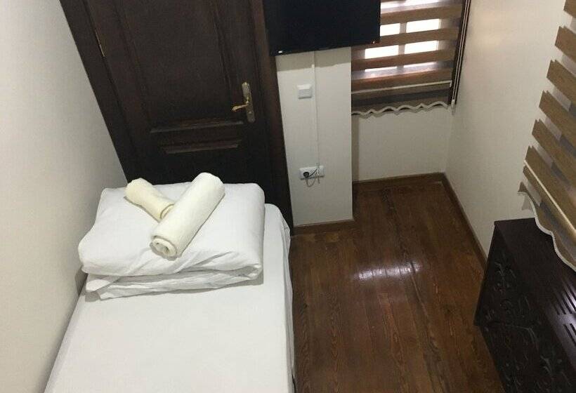 اتاق استاندارد, Güner