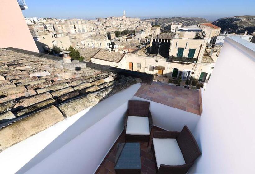 سوییت خانوادگی, Vista Sui Sassi Guest House