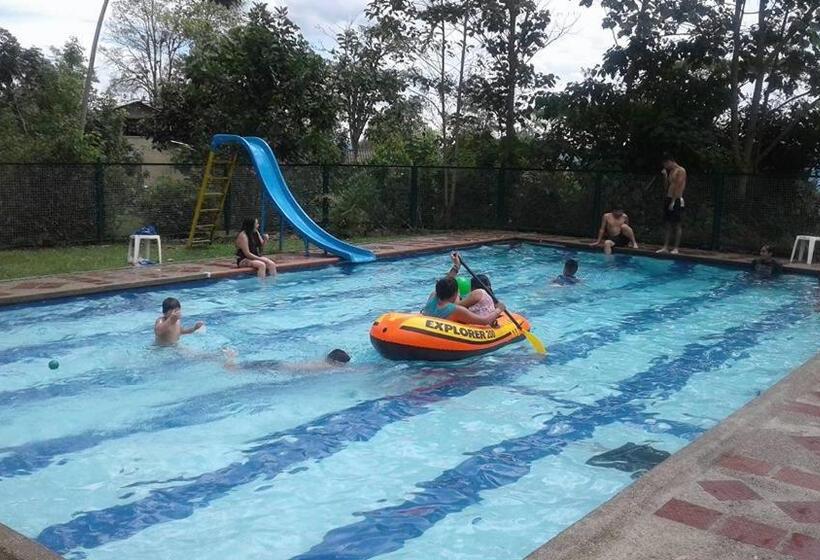 Номер Стандарт, Centro Vacacional Y Recreativo La Ermita   Sasaima