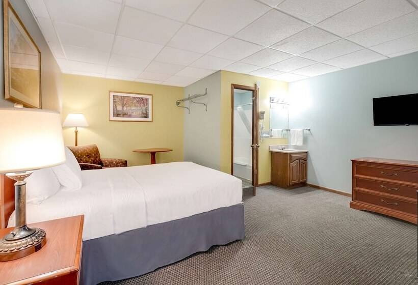 Номер Стандарт 2 Двуспальные Кровати, Americas Best Value Inn Marquette