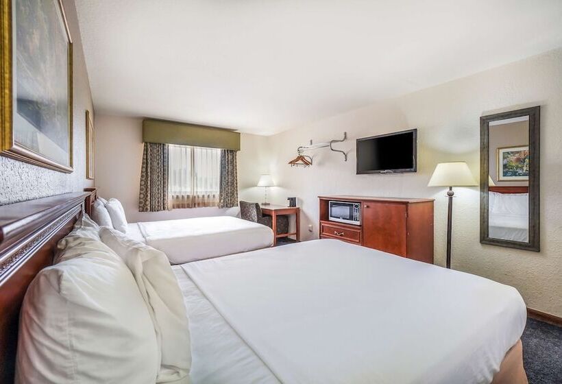 Номер Стандарт 2 Двуспальные Кровати, Americas Best Value Inn Marquette