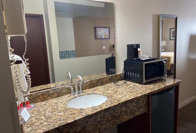 Люкс Кровать Кинг, Toppenish Inn And Suites