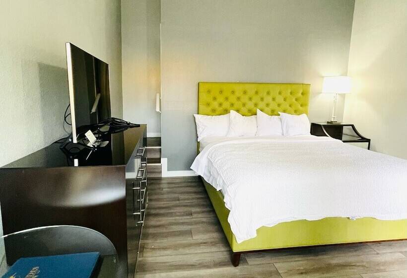 Номер Стандарт, Tides Inn & Suites