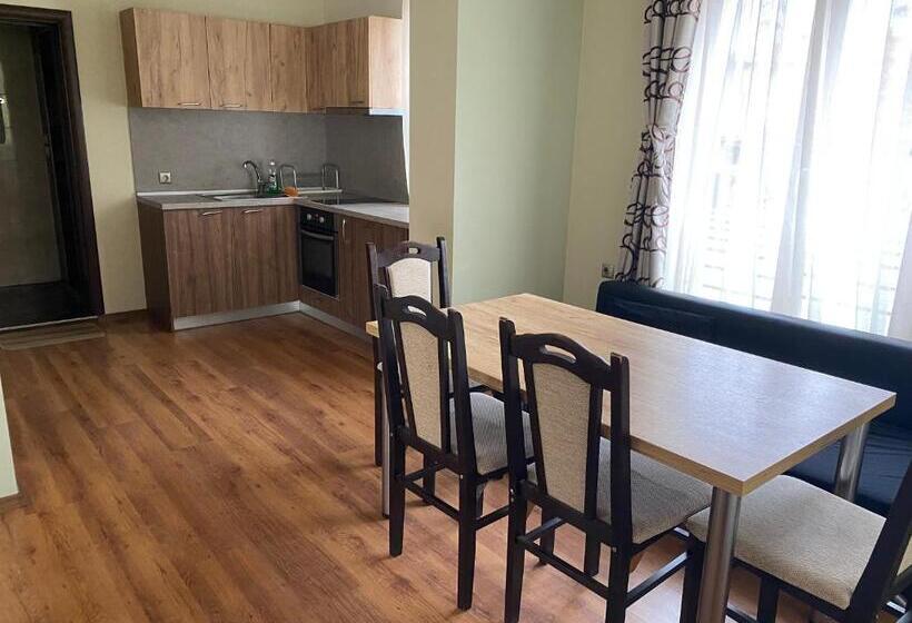 استودیوی لوکس, Kot Garden Guest House