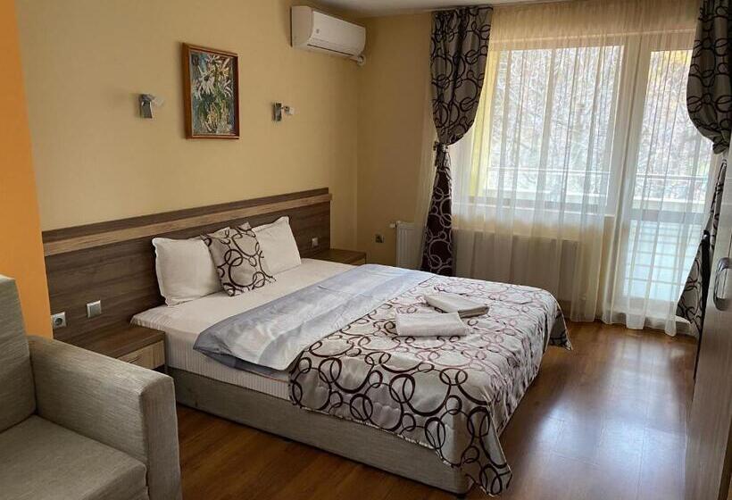 اتاق لوکس, Kot Garden Guest House