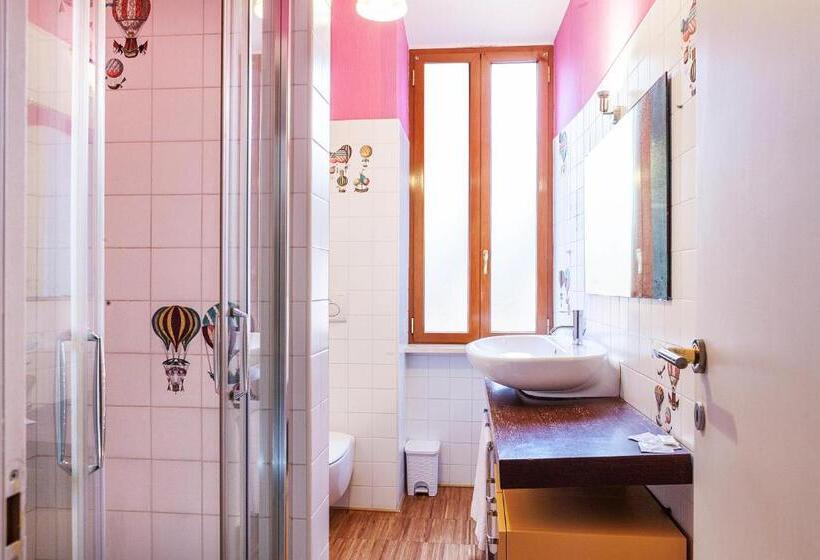 اتاق خانوادگی, Ostiense Suites