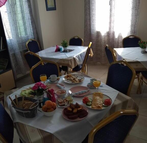 غرفة قياسية, Pyrgos Sofokleous