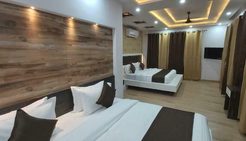 اتاق لوکس چهار تخته, Leela Vilas Pushkar  A Boutique