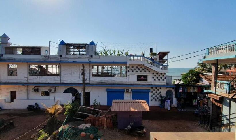 발코니 디럭스 룸, Seafront Guest House