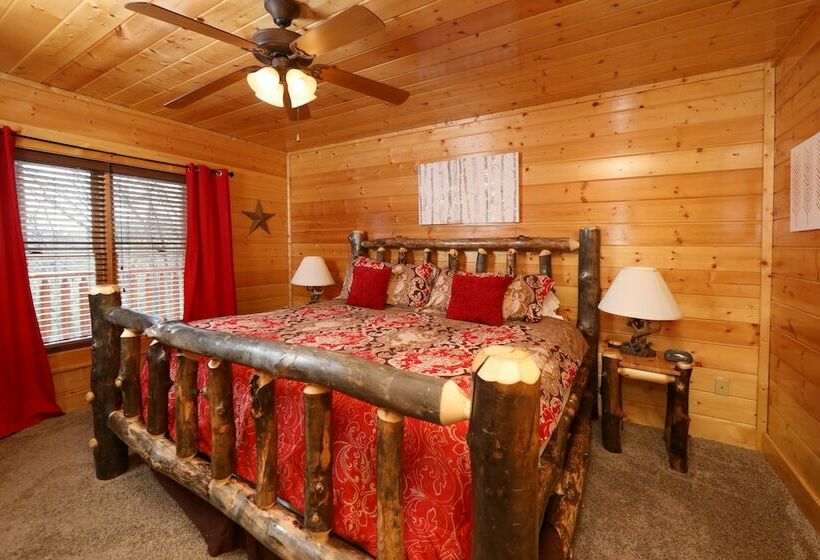 오두막, Ridgetop Theatre Lodge   Six Bedroom Cabin