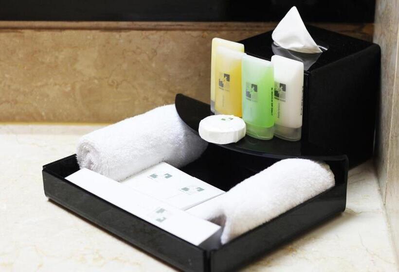 クイーンベッドのデラックスルーム, Ciputra Jakarta Managed By Swiss Belhotel International