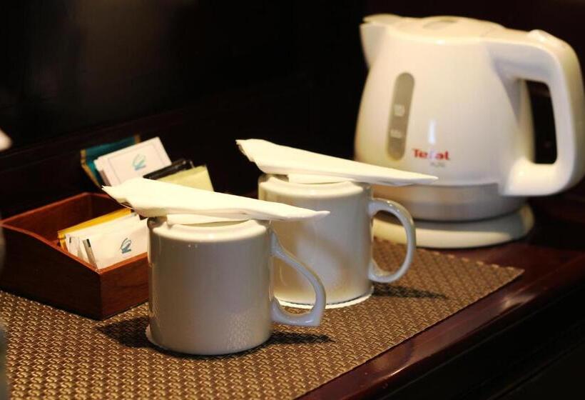 クイーンベッドのデラックスルーム, Ciputra Jakarta Managed By Swiss Belhotel International