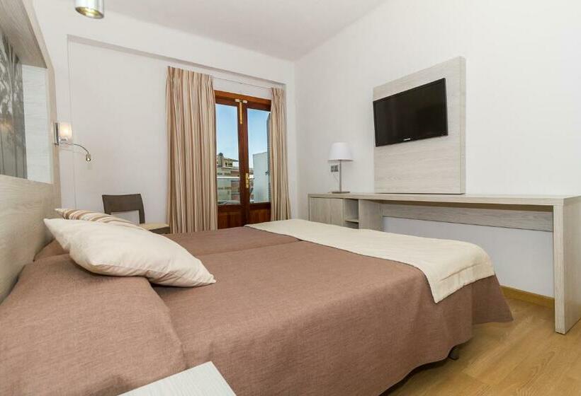 Номер Стандарт Вид на Бассейн, Eix Alcudia Hotel Adults Only