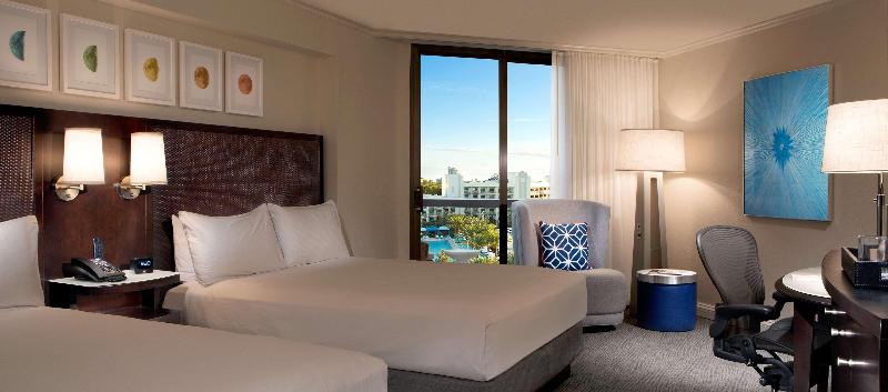 Номер Стандарт Вид на Бассейн, Hilton Orlando Buena Vista Palace   Disney Springs® Area