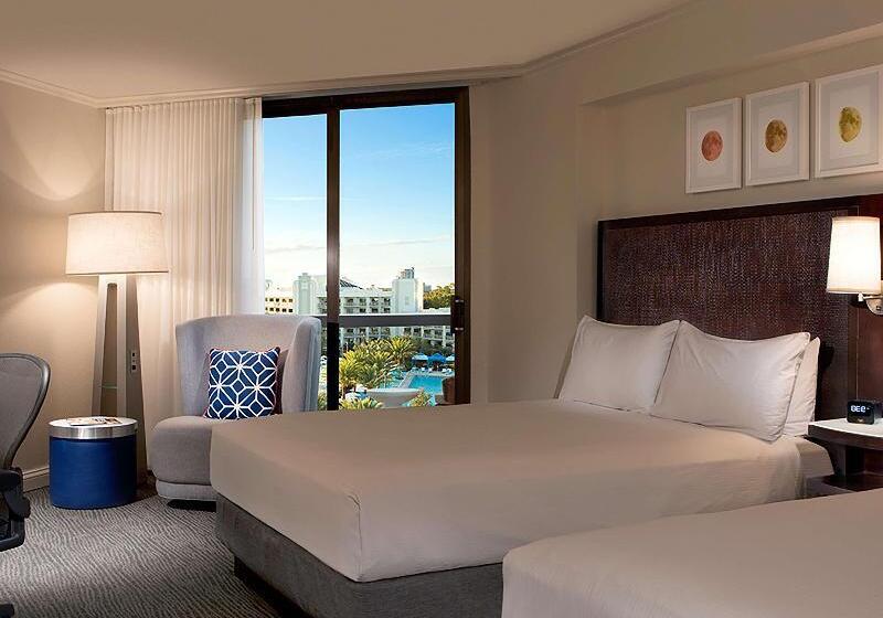 Номер Стандарт Адаптированный для Инвалидов, Hilton Orlando Buena Vista Palace   Disney Springs® Area