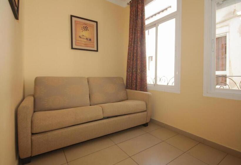 Habitación Triple Estándar, Hostal Costa Azul