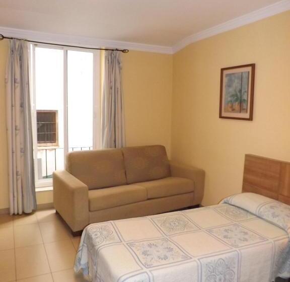Habitación Familiar, Hostal Costa Azul