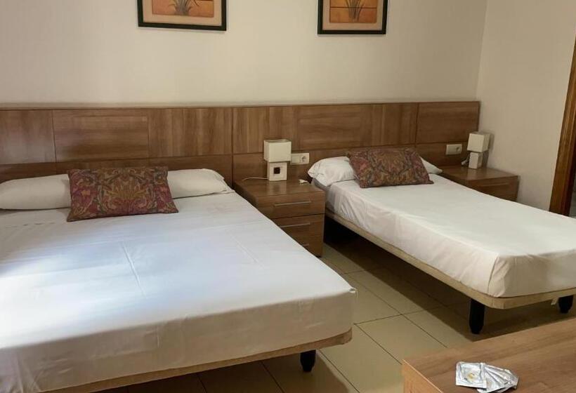 Habitación Familiar, Hostal Costa Azul