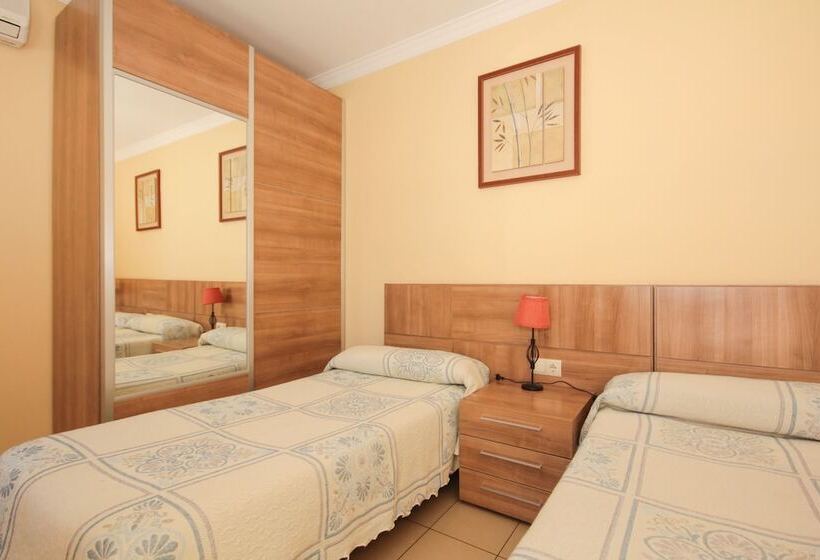 Habitación Triple Estándar, Hostal Costa Azul