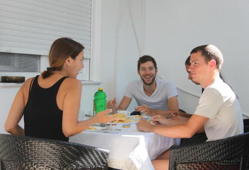 اتاق استاندارد چهار تخته, Guesthouse Aurora