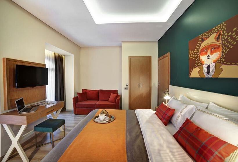 Deluxe Room, The Fox