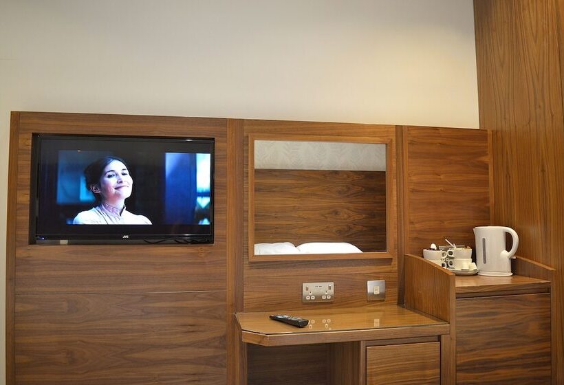 Номер Стандарт Трехместный, Leisure Inn