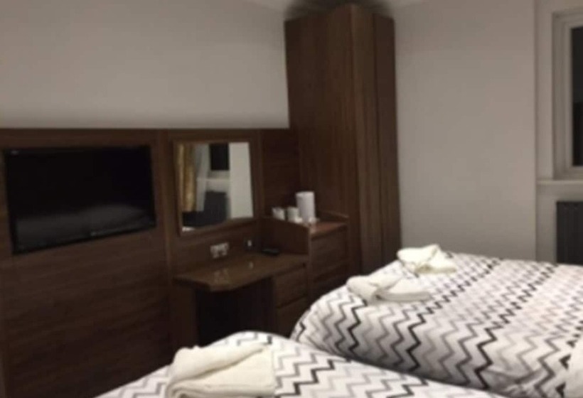 Номер Стандарт Трехместный, Leisure Inn