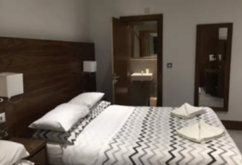 Четырехместный Номер Стандарт, Leisure Inn