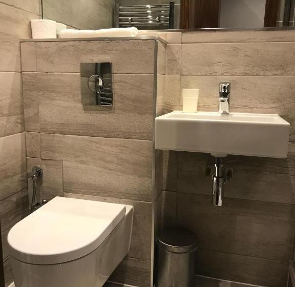 Номер Стандарт Трехместный, Leisure Inn