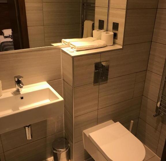 Четырехместный Номер Стандарт, Leisure Inn