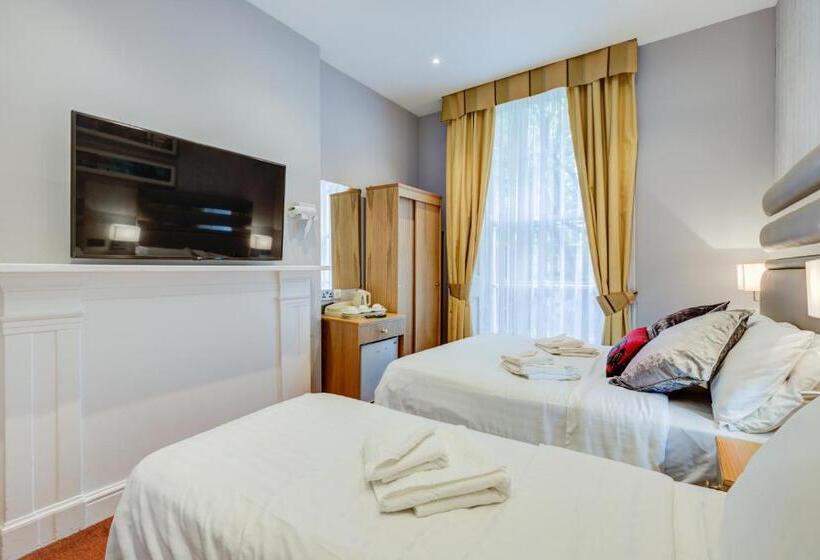 Номер Стандарт Трехместный, Kingswaypark Hotel At Park Avenue