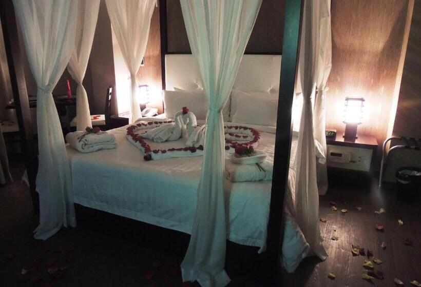 جناح, Arhaná Hosteria & Resort