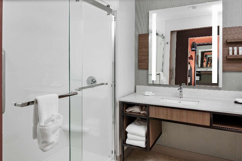 Номер Стандарт Вид на Бассейн, Hilton Garden Inn Chandler Downtown