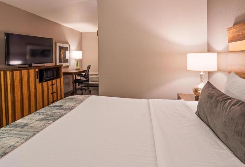适合残疾人士使用的带超级大床的标准间, Best Western Cedar Inn & Suites