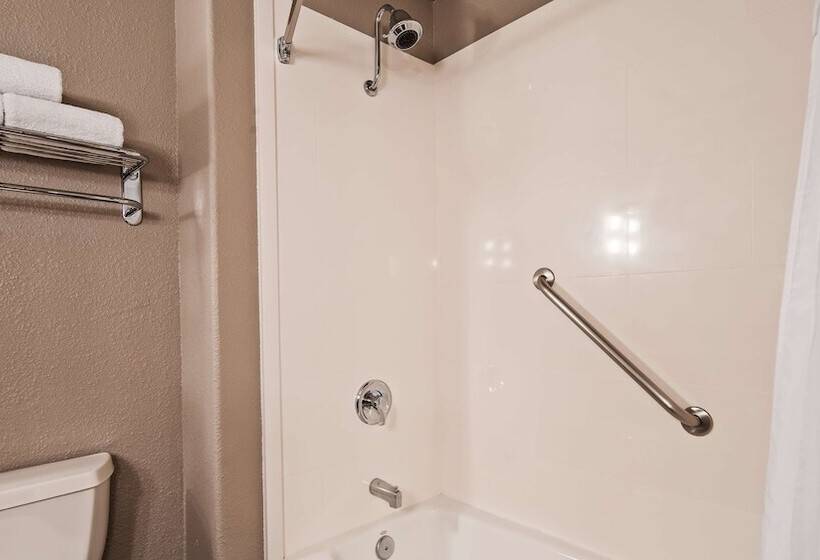 套房, Best Western Cedar Inn & Suites