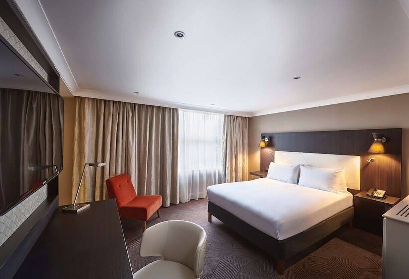 Полулюкс, Doubletree By Hilton  London  Ealing