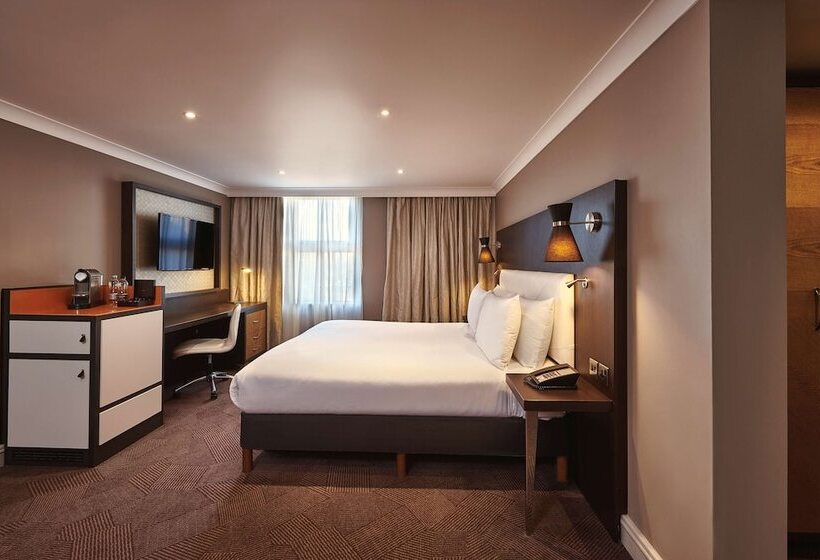 Полулюкс, Doubletree By Hilton  London  Ealing