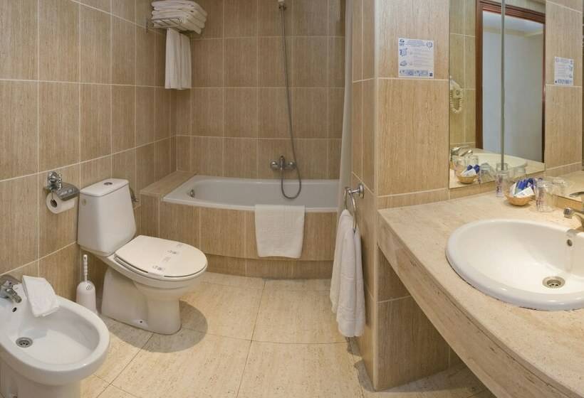חדר סטנדרט עם מרפסת, Ght Neptuno Tossa & Venus Spa