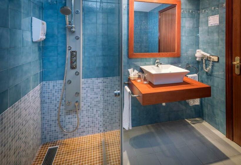 חדר סטנדרט נוף לבריכה, Ght Neptuno Tossa & Venus Spa