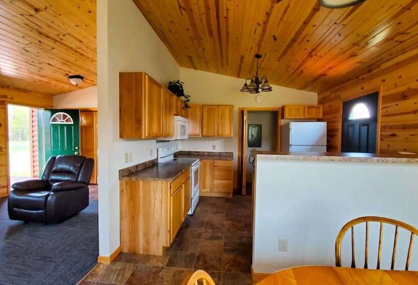침실 3개 주택, Jasper Ridge Inn Ishpeming