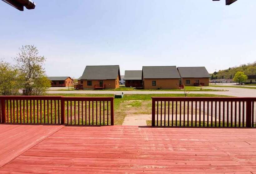 침실 2개 주택, Jasper Ridge Inn Ishpeming